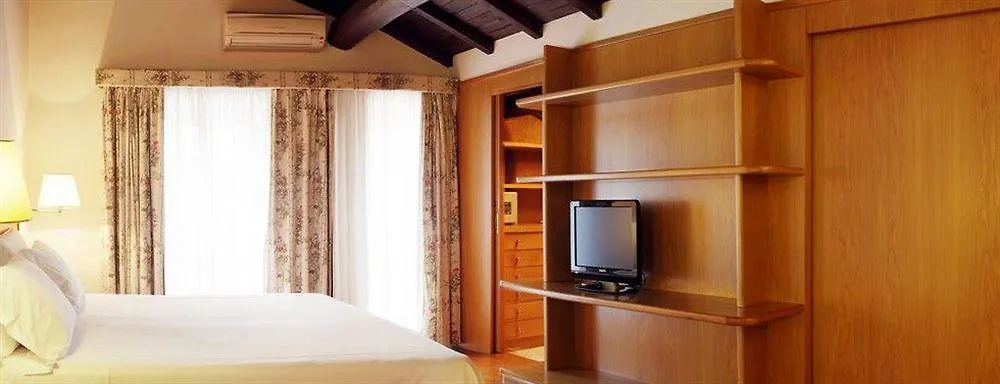 Hotel Albergo Santa Chiara Rome Italy