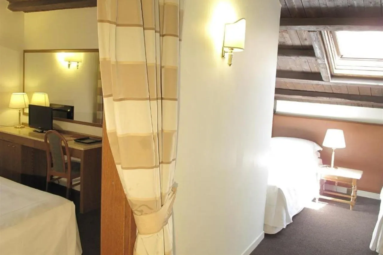 Hotel Albergo Santa Chiara Rome Italy