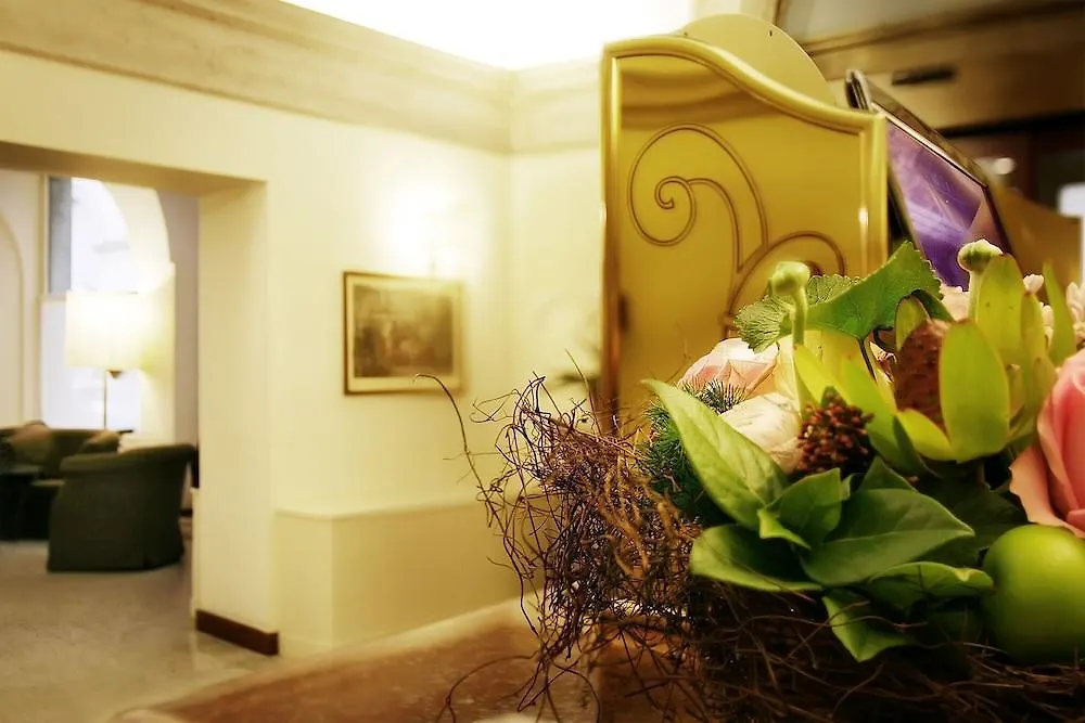 Hotel Albergo Santa Chiara Roma 3*,  İtalya
