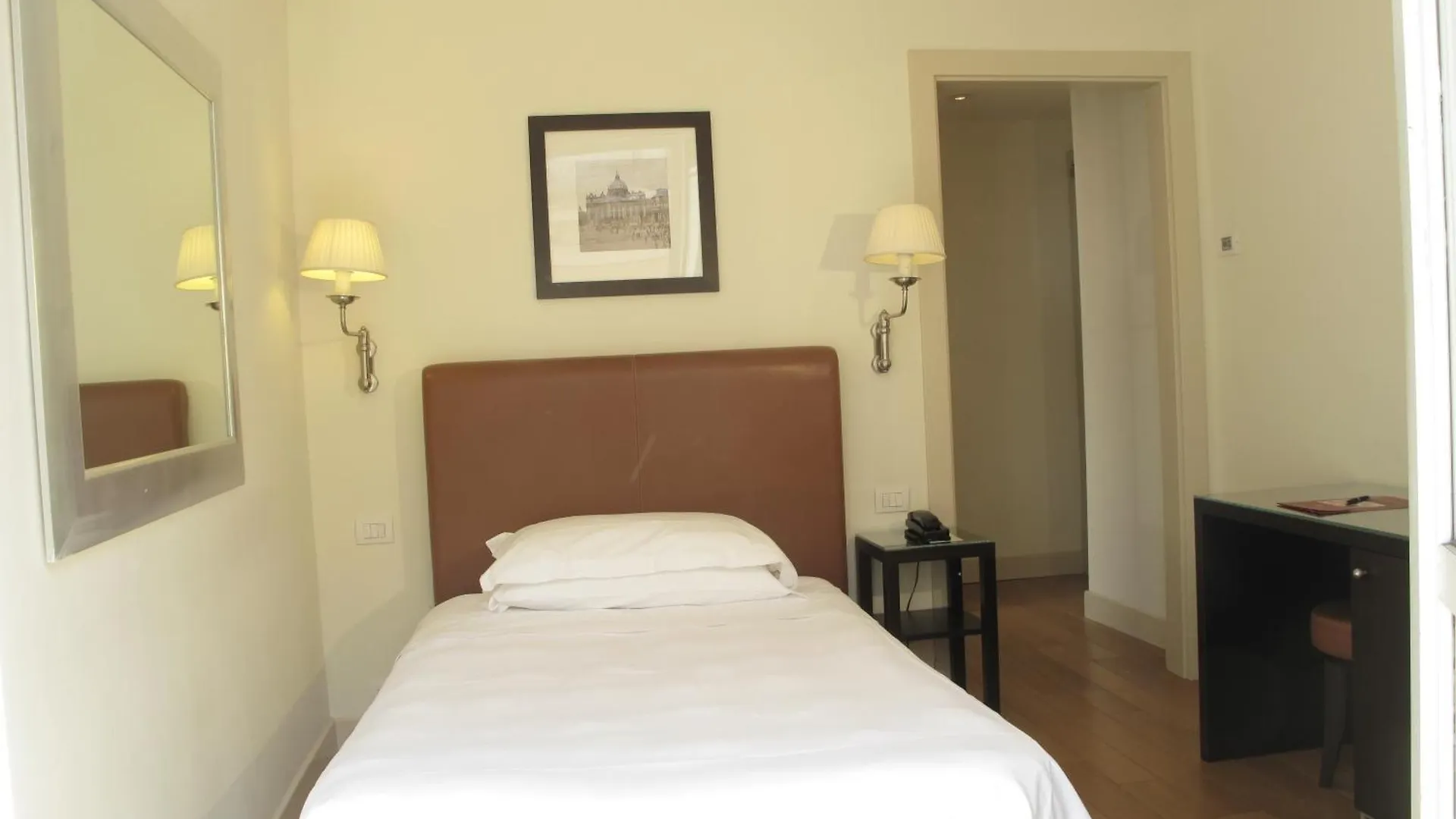 Hotel Albergo Santa Chiara Roma 3*,  İtalya